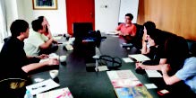 张宇鹏一行与李锦记市场总监魏炜（右四）等会谈