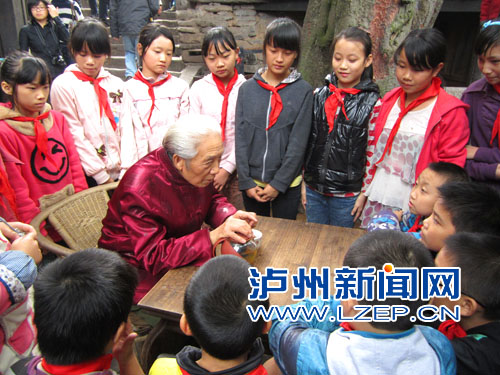 央视广告行业分析-泸州：探寻郎酒文化 挖掘红色记忆
