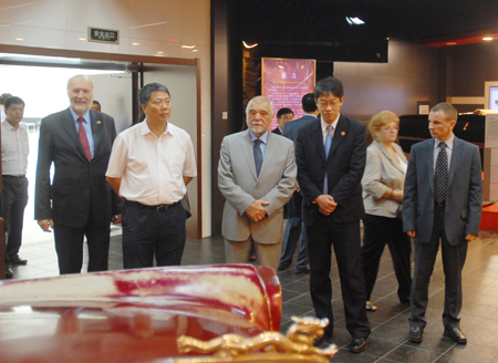 央视广告行业分析-克罗地亚前总统梅西奇访问一汽