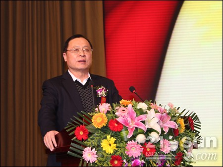 央视广告行业分析-合力赢未来：临工2013年商务大会胜利召开