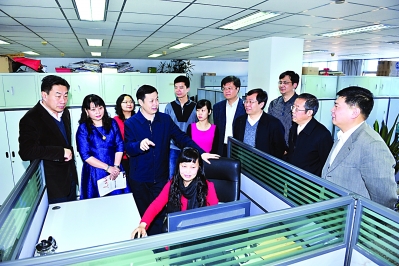 央视广告行业分析-杨杰看望慰问人民邮电报社编辑记者 向电信员工拜年
