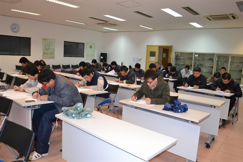央视广告行业分析-神龙公司首次与武大、中央电大合作设立远程教学点