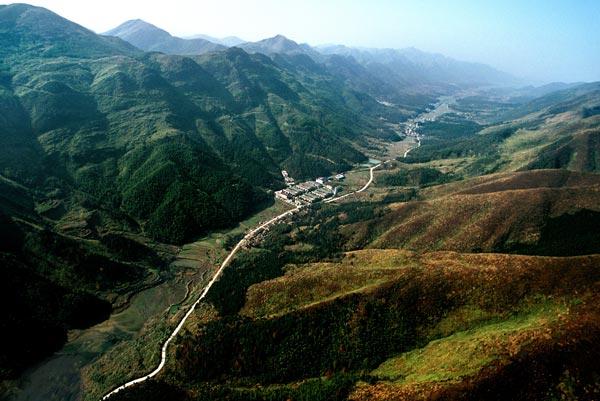 ▲劲牌公司原酒基地航拍