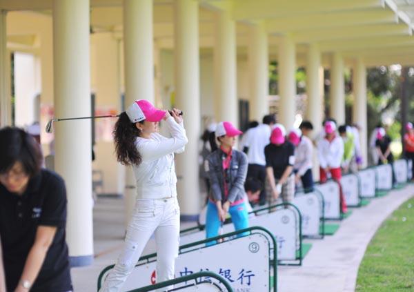 ▲2010年香卡女子高尔夫训练营正式启动