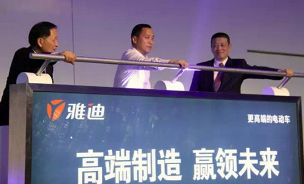 央视广告行业新闻-何海明：雅迪“一步登顶，步步领先”的高端品牌定位路