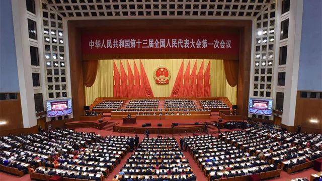 央视广告行业新闻-“央视快评”：时政评论“轻骑兵”撬动两会舆论场