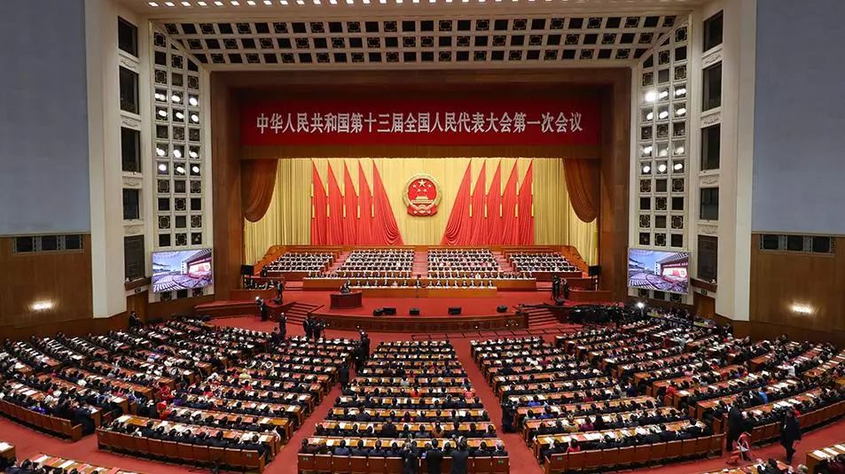 央视广告行业新闻-【央视快评】在新时代的长征路上，奋进！