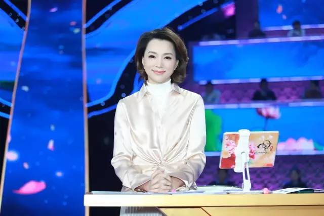央视广告行业新闻-珍藏！诗词大会第四季董卿十场唯美开场词