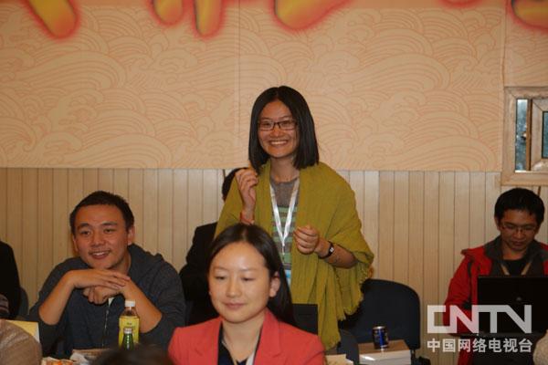 CCTV2013年招标互动环节场上记者变身选手争抢回答问题