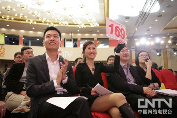 CCTV2013年招标竞标举牌3