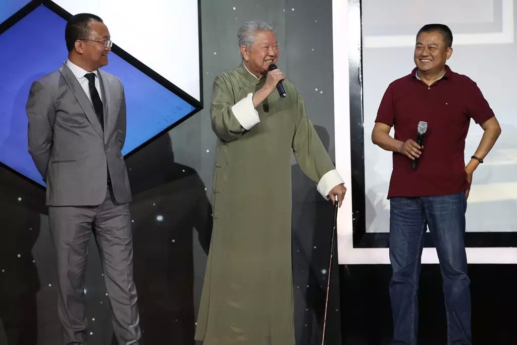 《舌尖》顾问蔡澜、总导演陈晓卿与《舌尖3》独家冠名企业宁夏懿丰总裁吴首锐