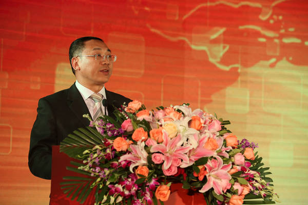 金罐加多宝与世界拥抱